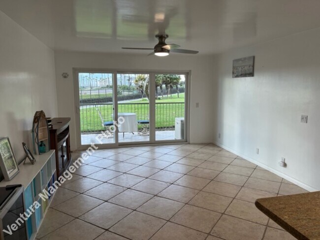 Foto del edificio - 808 Bluewater Way