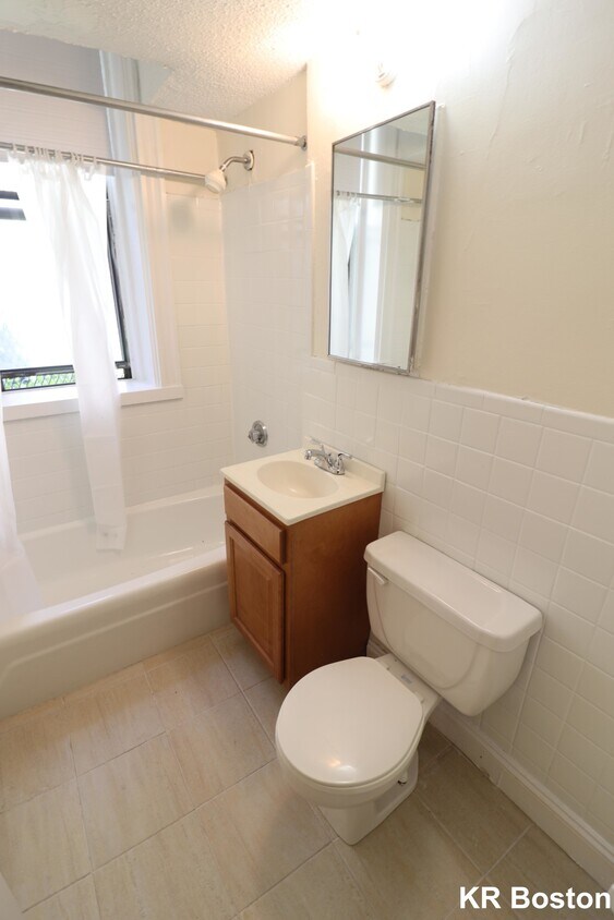 Primary Photo - 1153 Commonwealth Ave