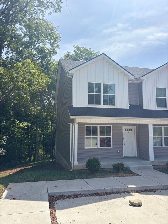 Building Photo - Now Available for Rent – Beautiful New Tow...