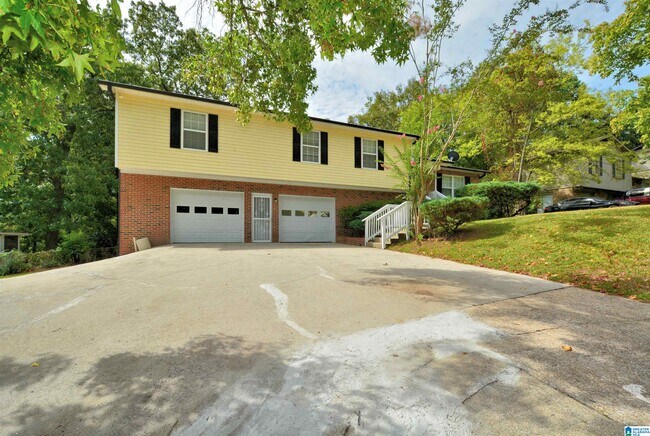 Building Photo - 1721 Maralyn Dr