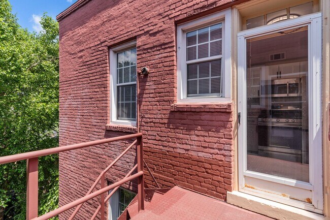 Foto del edificio - 1008 Westover Ave