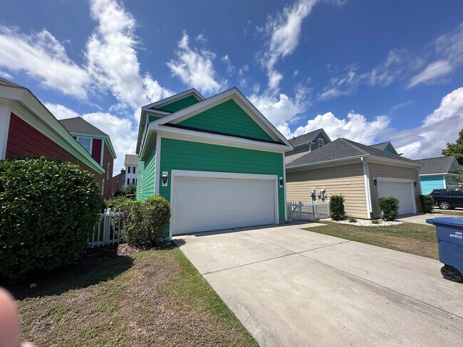 Building Photo - Close to the Beach! Market Common Home, Pe...