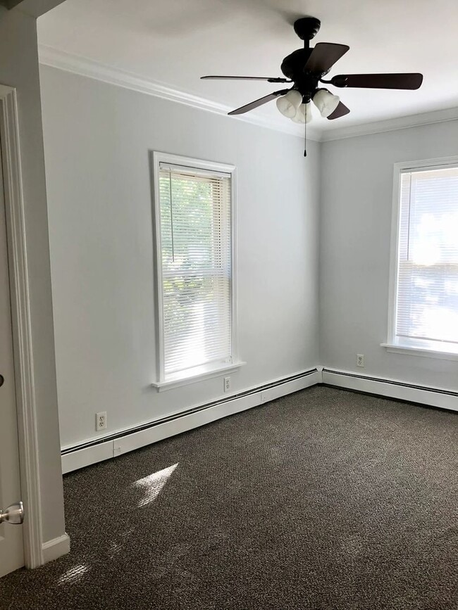 Interior Photo - 206 N. Normal