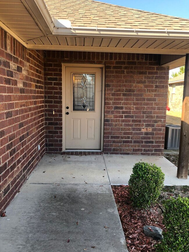 Building Photo - 905 SPRINGHILL DR. BARLING, AR. 72923