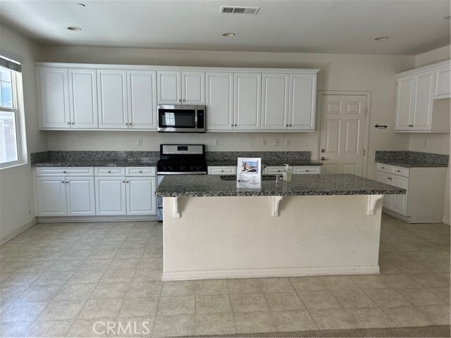 Building Photo - 5864 Silveira St