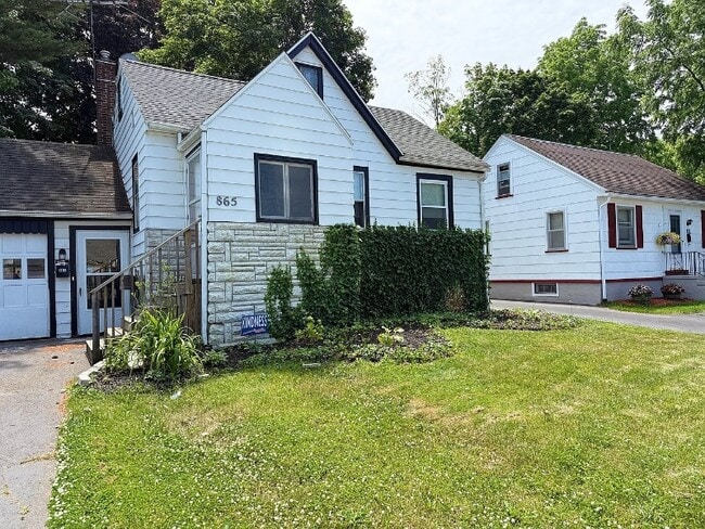 Building Photo - 865 Britton Rd