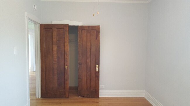 Building Photo - Large brand new  bedroom apartment available