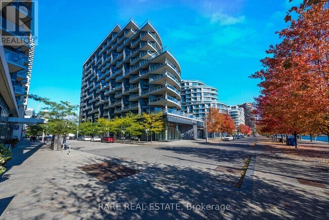 Photo du bâtiment - 1 Edgewater Dr