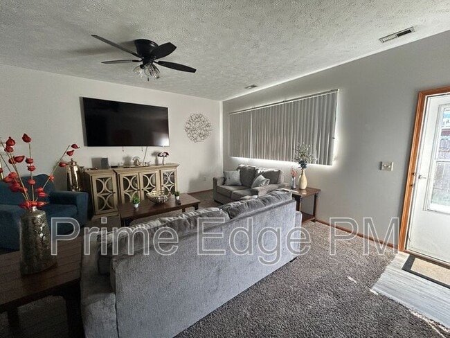 Building Photo - 6241 Holdrege St