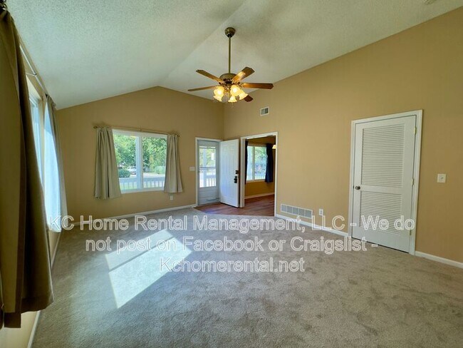 Foto del edificio - 8643 Melrose St