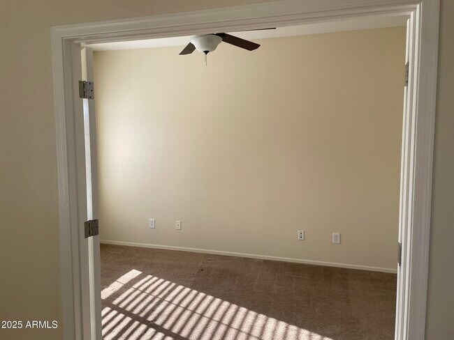 Foto del edificio - 4816 S Emery Cir