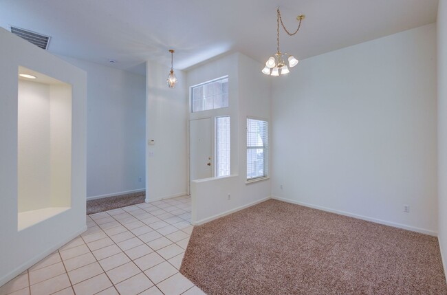 Building Photo - 9326 N Jade Ave
