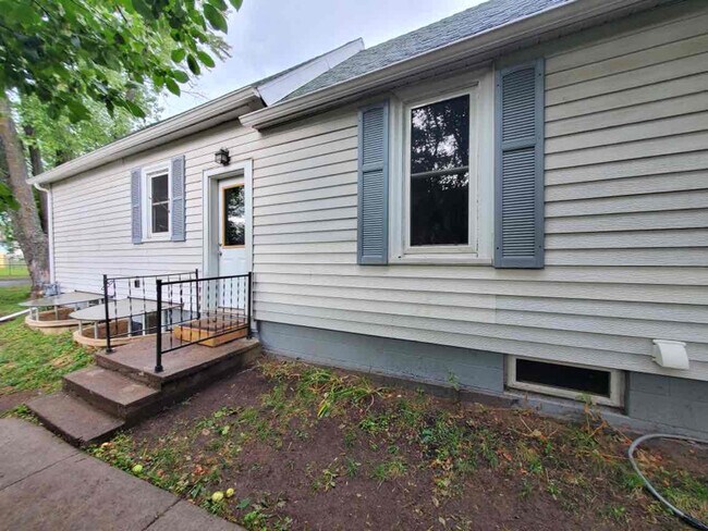Building Photo - 110 S 65th Ave W