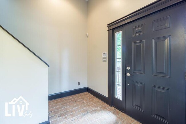 Building Photo - 6144 College Ave