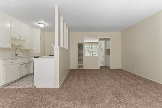 Building Photo - 1510 Freeman Ave