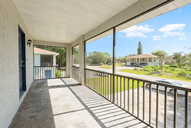 Building Photo - 2290-2296 Fox Hollow Dr.