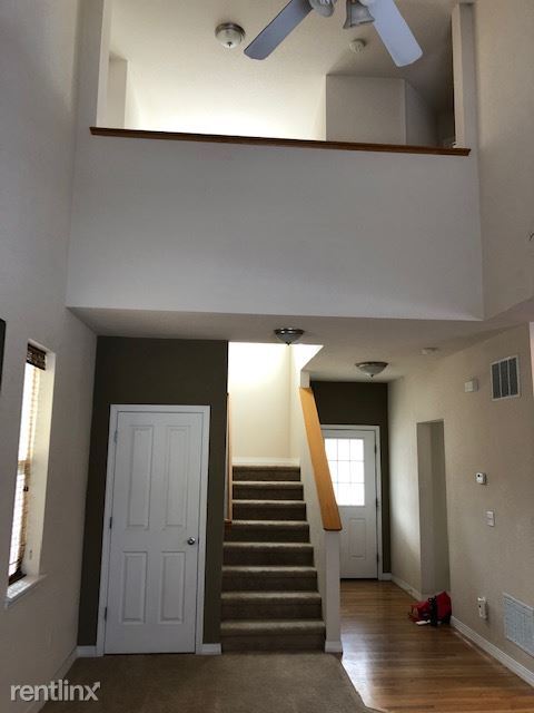 Building Photo - 2 br, 1.5 bath House - 2150 Katahdin Dr