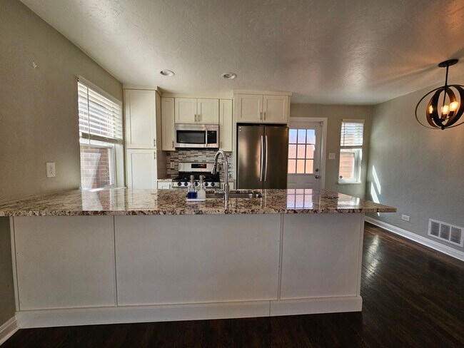 Foto del edificio - Heart of the City 1949 Charmer 2 Bed 1 Bat...