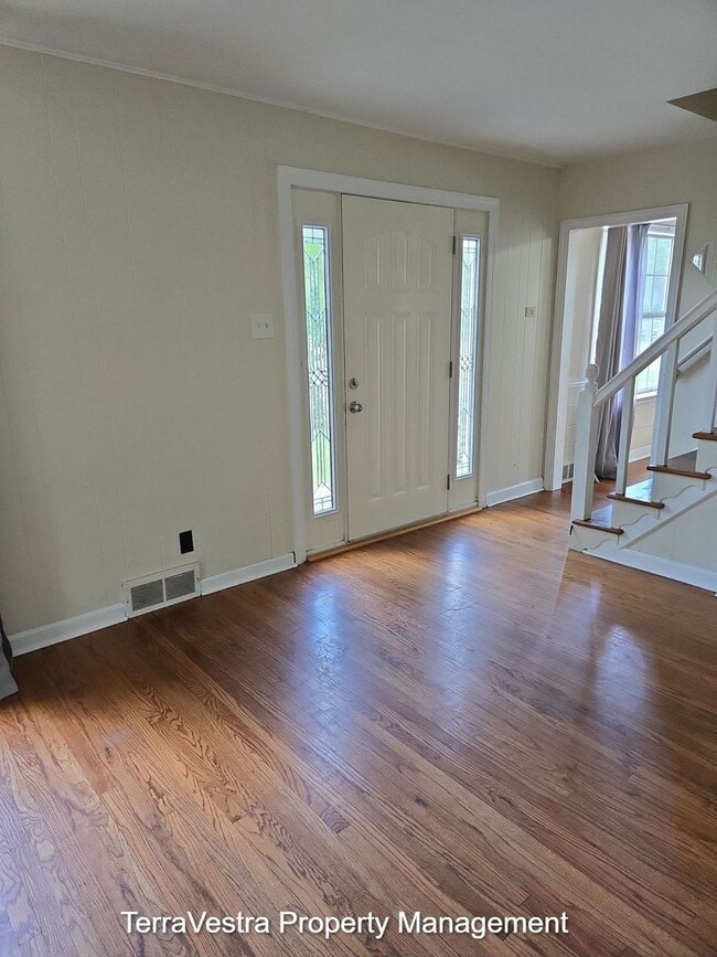 Building Photo - Now Showing for 2026-2027 School Year Glas...