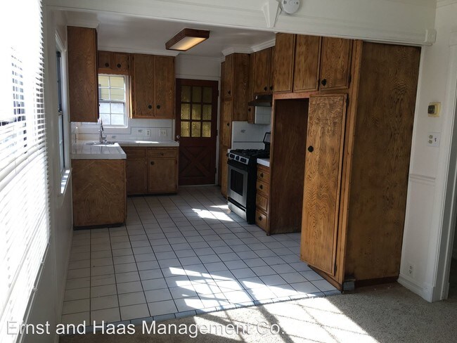 Building Photo - 4 br, 2 bath House - 2725 Baltic Ave.