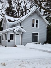 Building Photo - 321 W Eighth St