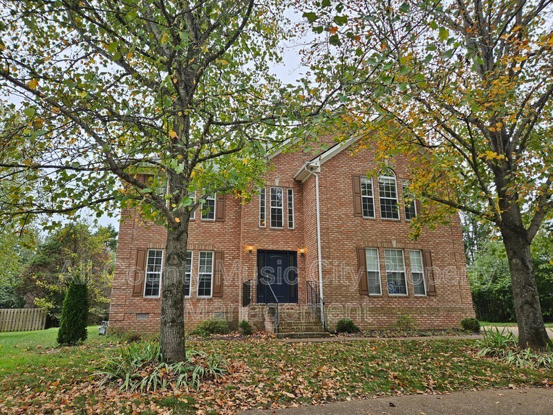 Primary Photo - 425 Chamberlain Park Ln