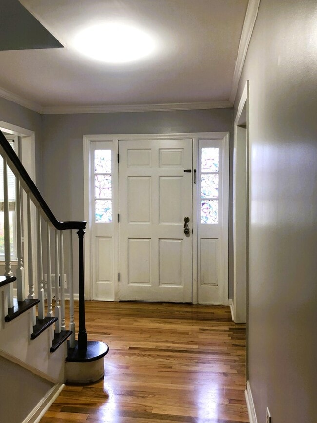 Building Photo - 218 Marty Dr