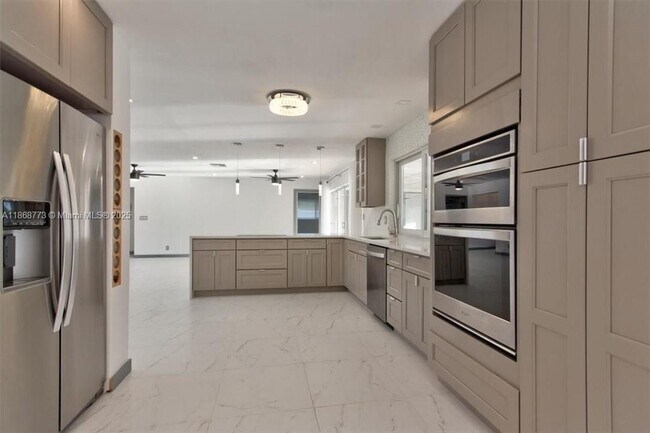 Foto del edificio - 6311 NE 20th Way