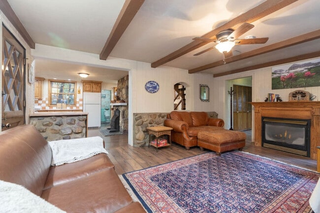 Building Photo - 6805 S Maxfield Dr