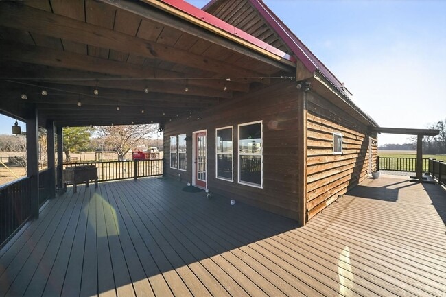 Building Photo - 1885 Bennett Rd