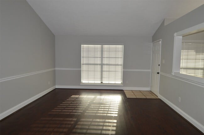 Building Photo - 24014 4 Sixes Ln