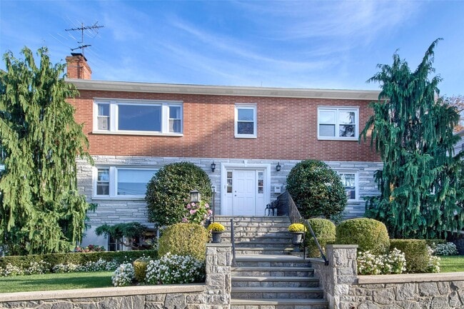 Foto del edificio - 222 Park Ave E