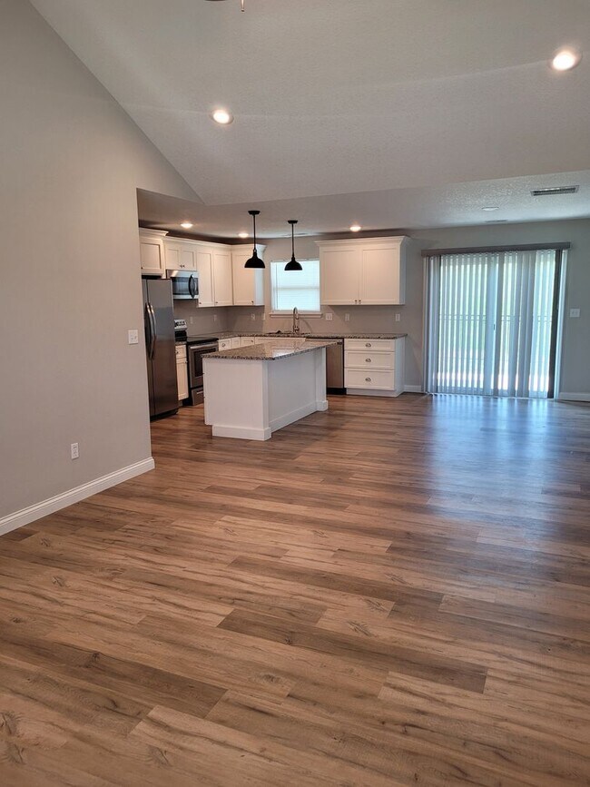Foto del edificio - 3 Bedroom Home in South Columbia