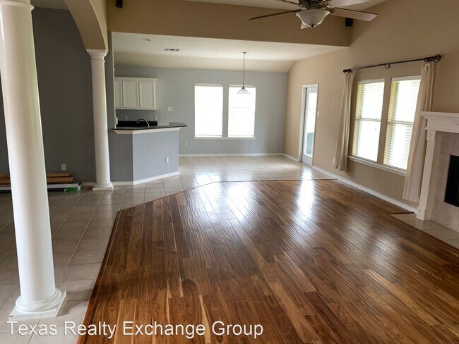 Building Photo - 3 br, 2 bath House - 6713 La Bianca Dr