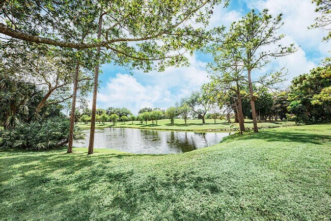 Foto del edificio - 1501 Palm Beach Trace Dr