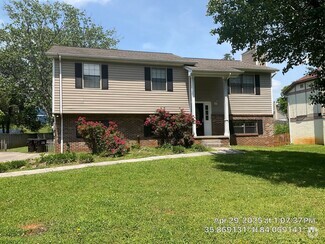 Building Photo - 1821 Penwood Dr