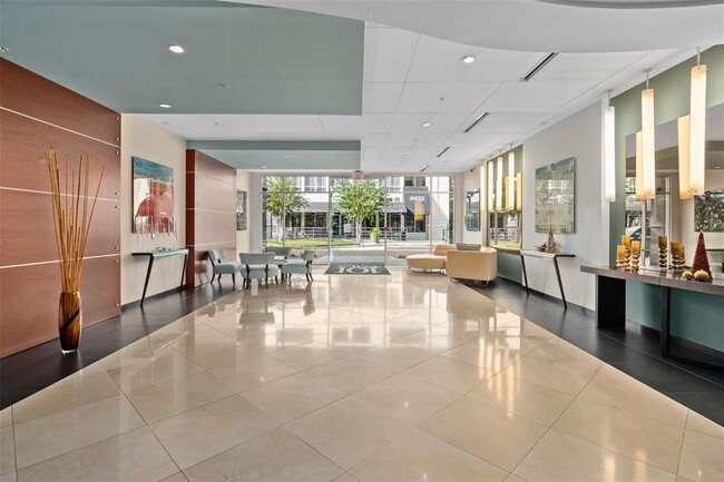 Building Photo - 101 S Eola Dr