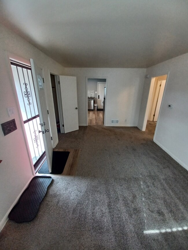 living - 1840 S Yuma St