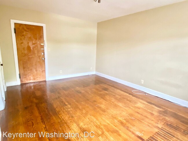Building Photo - 8101 Schrider St