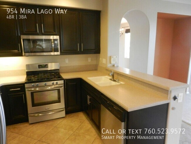 Foto del edificio - 954 Mira Lago Way