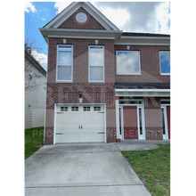 Building Photo - 130-132 Emmyllie Ct NE