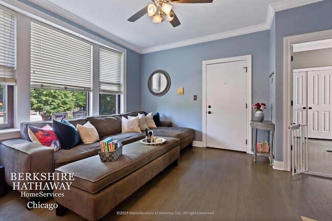 Foto del edificio - 2148 N Sawyer Ave