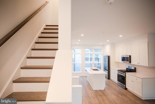 Foto del edificio - 2136 Tysons Ridgeline Rd