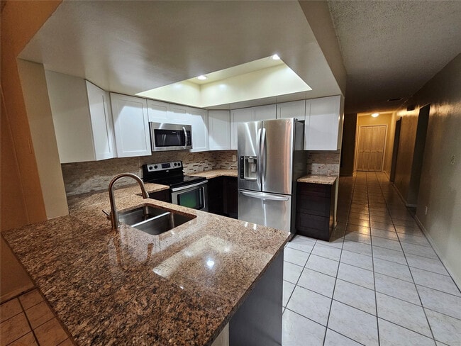 Building Photo - 7621 NW 74th Terrace