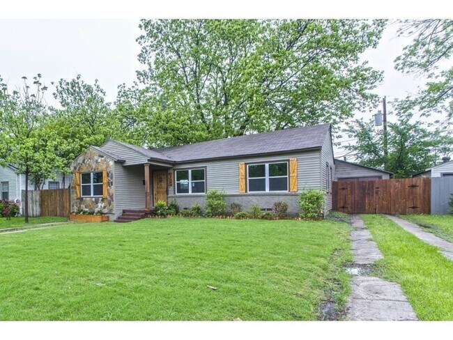 Building Photo - 3719 Highgrove Dr
