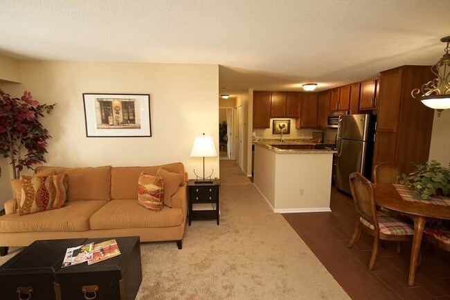 Building Photo - 1815 Trailway Dr