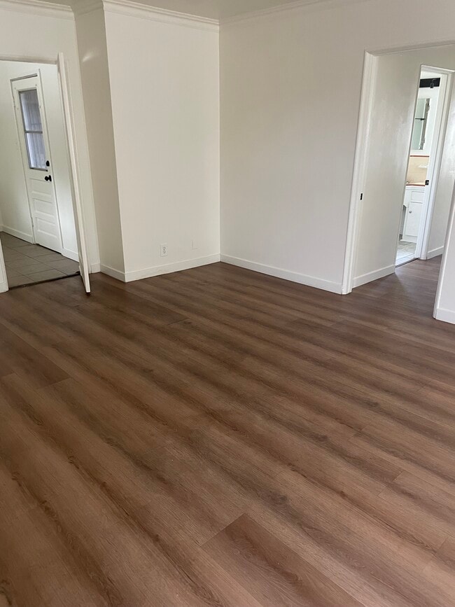 Building Photo - 4243 W Slauson Ave