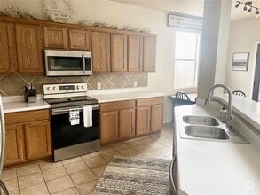 Building Photo - 4805 Virginia Dare Ln