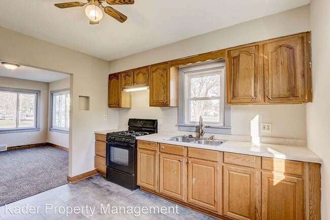 Building Photo - 2 br, 1 bath House - 223 Moore St.