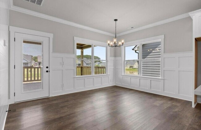 Foto del edificio - 538 Willow Grv Ct